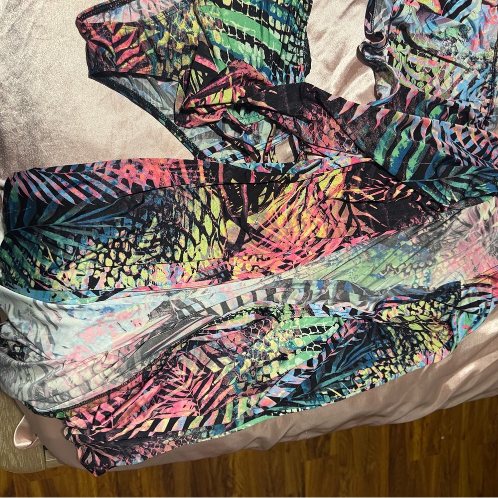 Bathing suits bundle - Picture 6 of 14